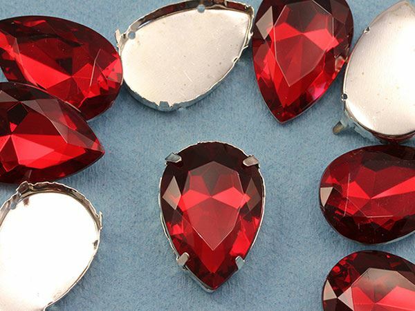 18x13mm Red Ruby H103 Teardrop Fancy Gems & Cup Settings - 15 PCS