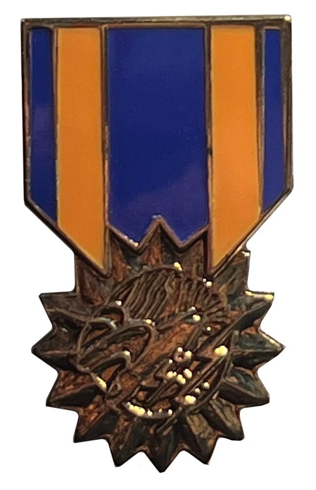 Air Medal Motorcycle Hat Cap Lapel Pin M-656