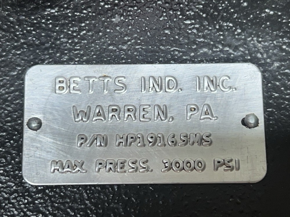 HP19165MS - Betts - Hydraulic Hand Pump, NOS
