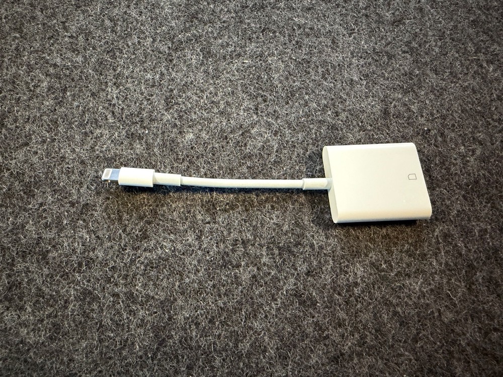 Apple Lightning to SD Card Reader - White