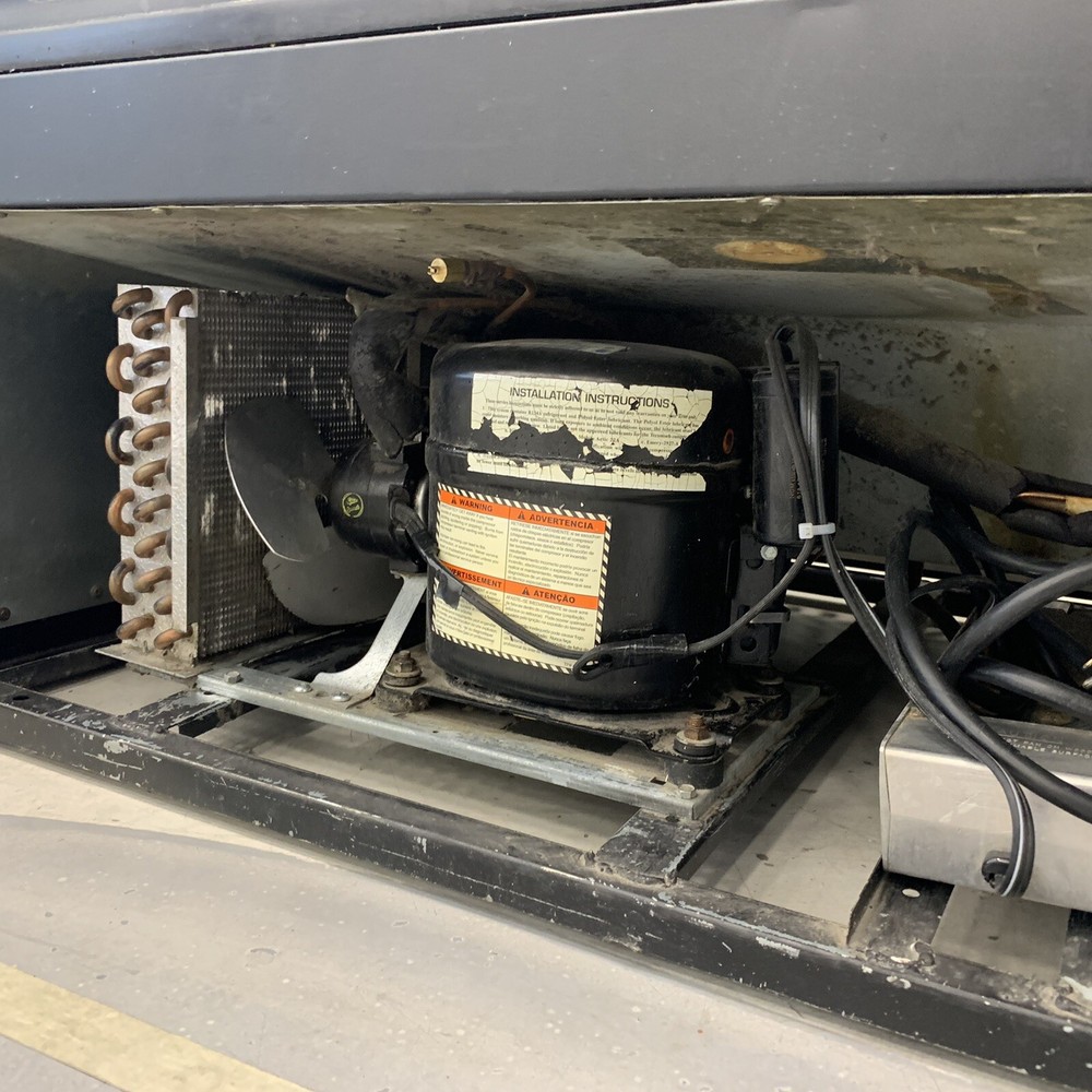 deli case Tcgr 50