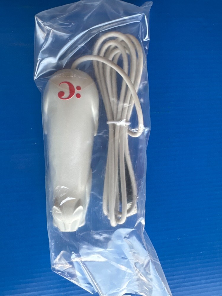 Cue Cat Optical Reader 68-196  Digital Convergence with USB CONNECT