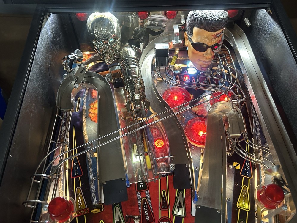 STERN TERMINATOR 3 PINBALL MACHINE ARNOLD!