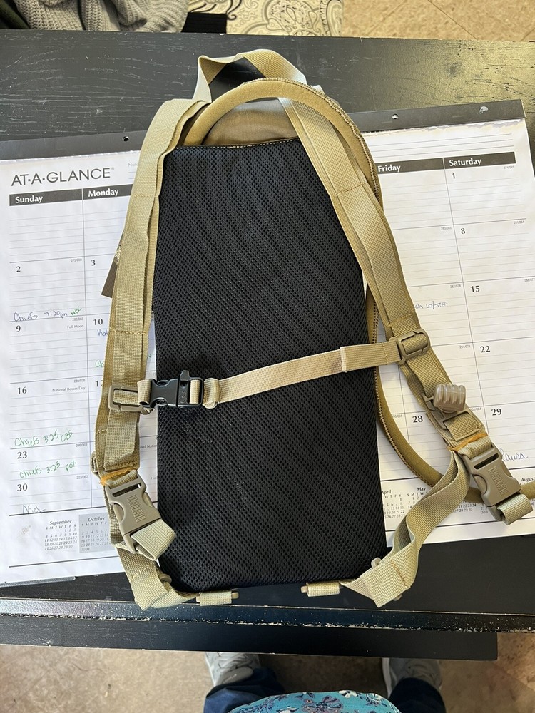 BLACKHAWK 100 OZ HYDRATION PACK-BLACK FALLS CAMO-NIP-COMPLETE WITH BLADDER