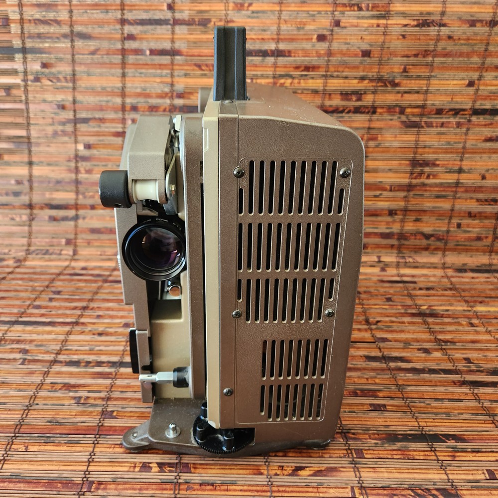 EIKI SSL-O 16mm SLIMLINE PROJECTOR, DRIVE & LAMP SYSTEM WORK, SOUND NOT TESTED