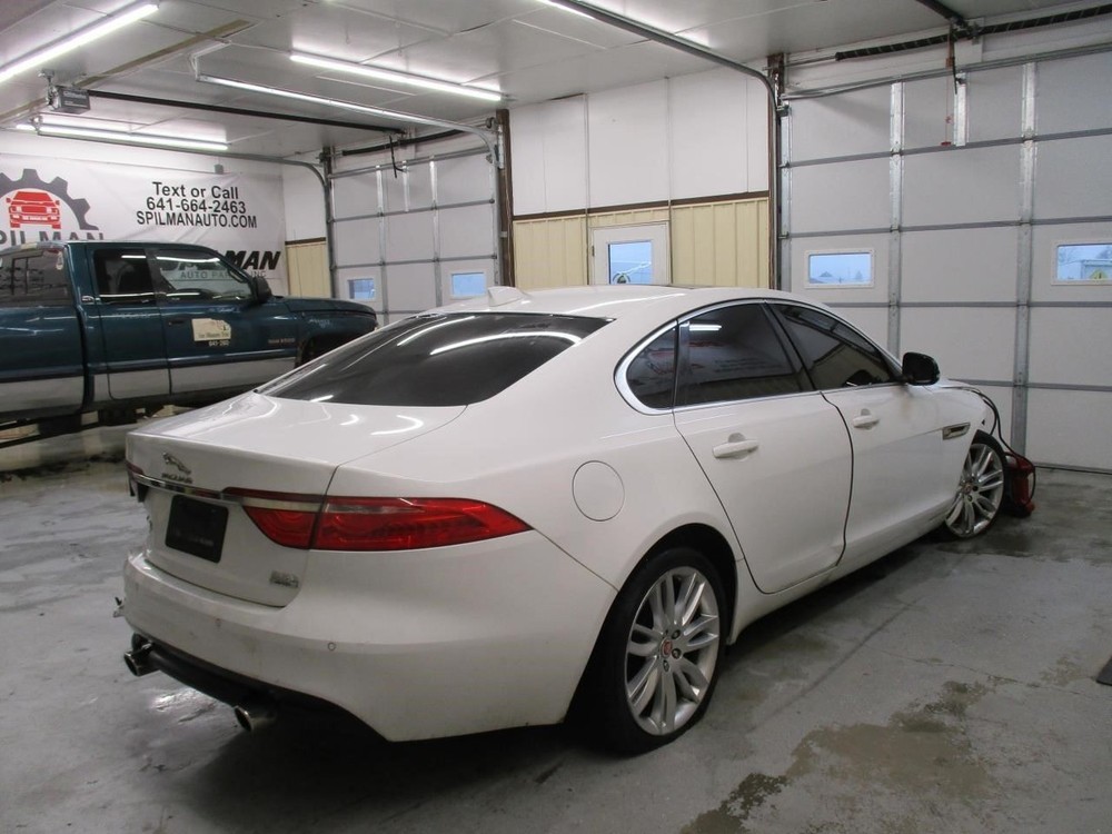 XF 2016 High Mounted Stop Light 1727553