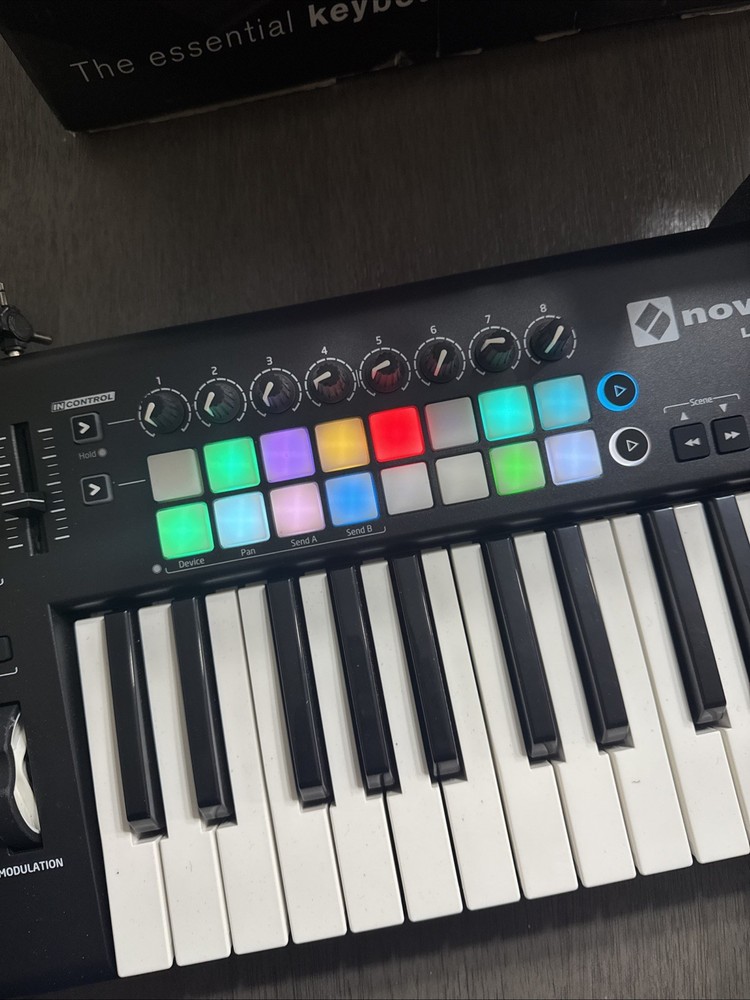 Novation Launchkey Mk2 25 Key USB Keyboard Controller