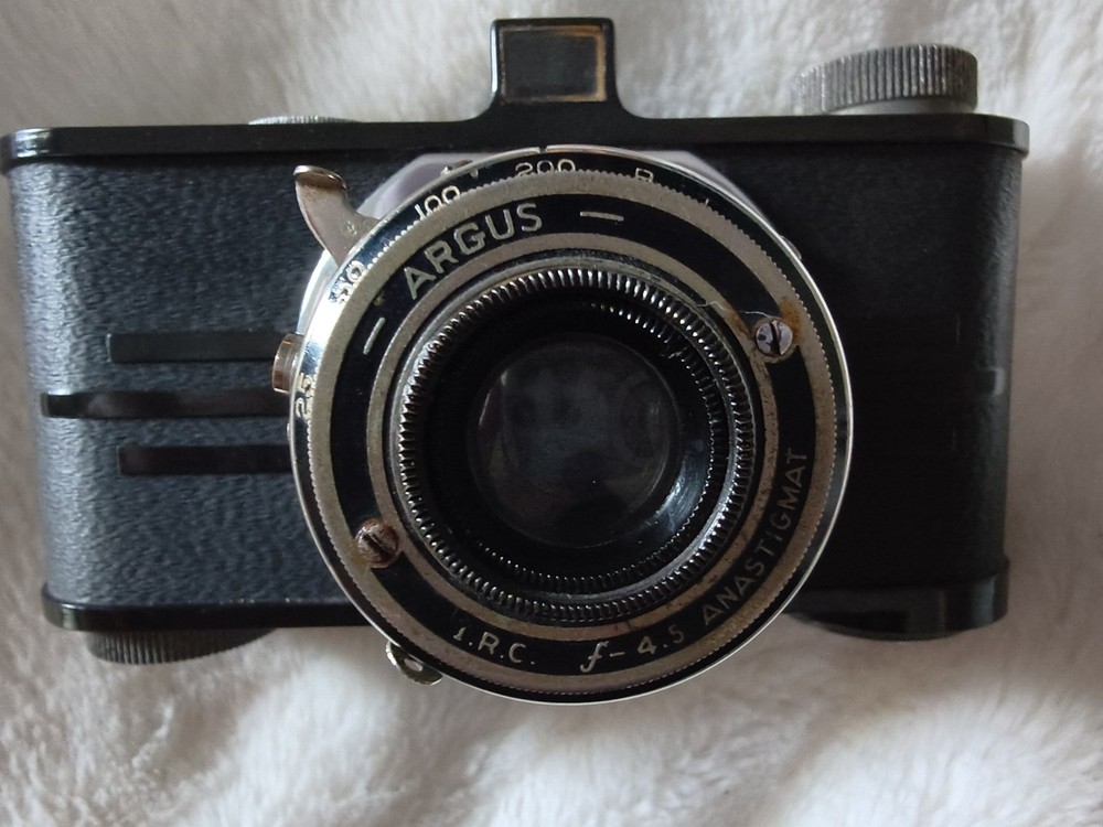 1937 Argus AF with camera case (read description)