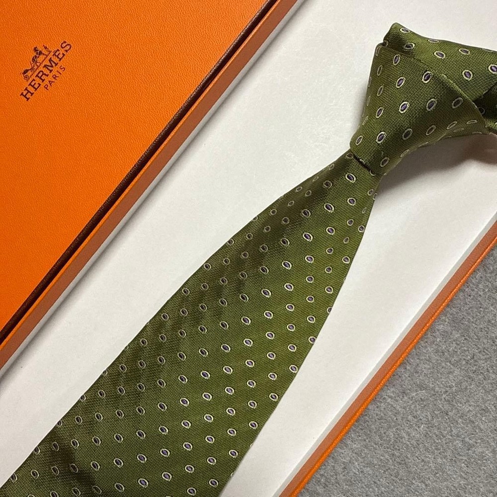 Hermes tie green dot silk jacquard
