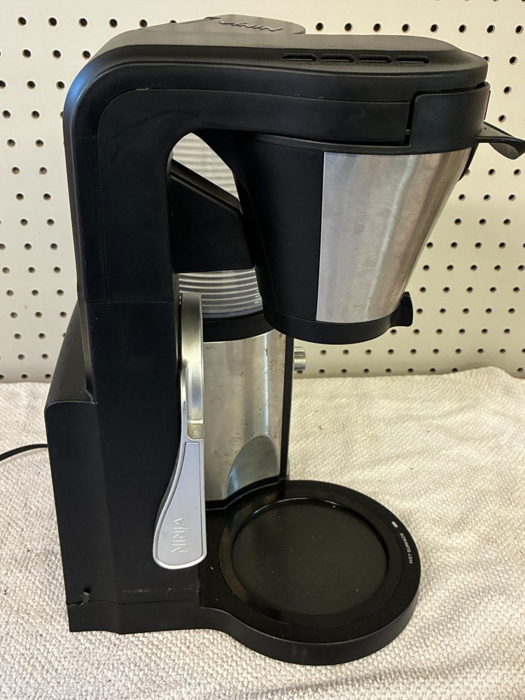 Ninja CF080-69 Coffee Maker Bar Brewer Automatic Programmable Powers On