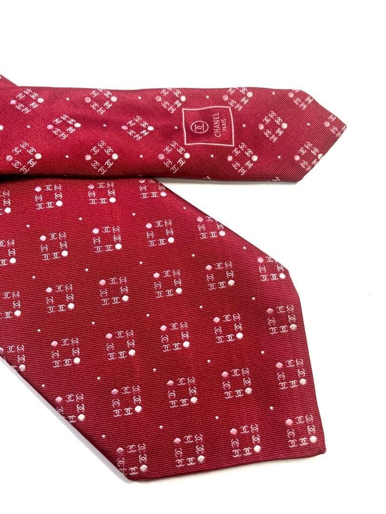 CHANEL tie mark dot rare