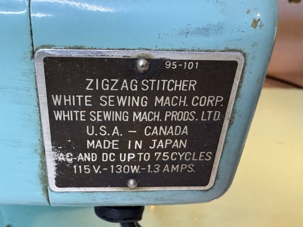 Vintage White Zig Zag Stitcher Sewing Machine Model 1315 Turquoise Works