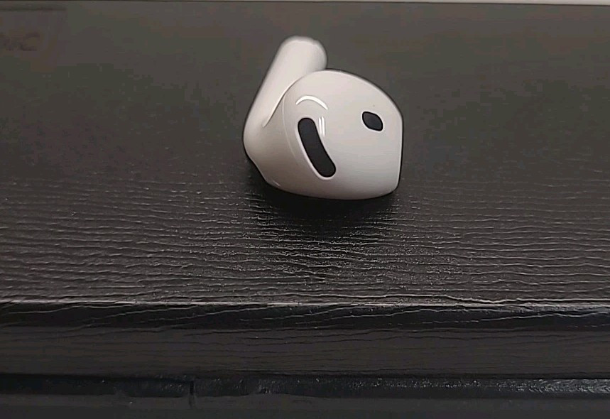 Apple AirPod 4 Replacement Right Side Only - A3050