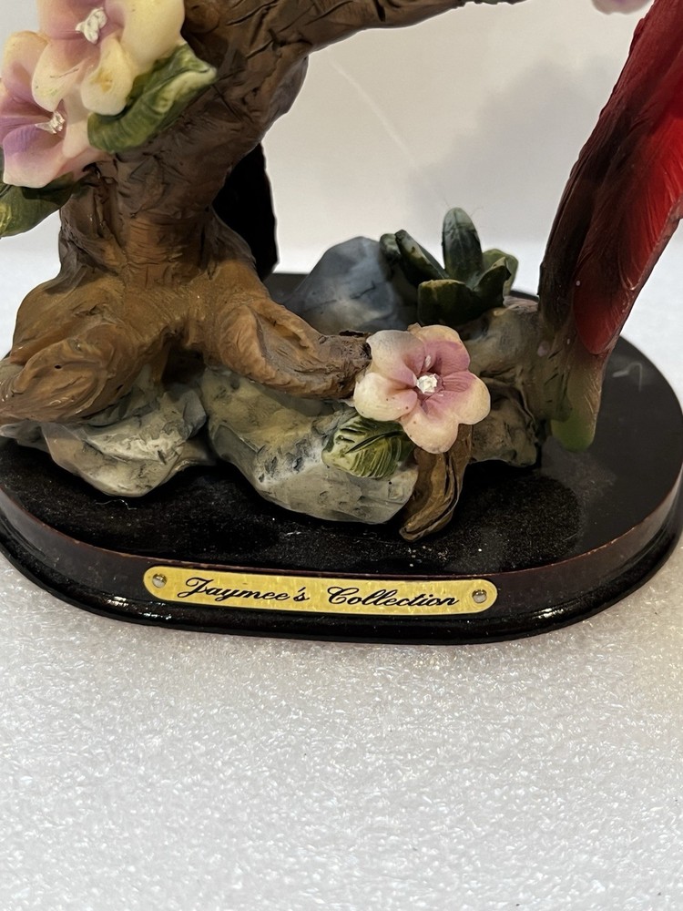 Jaynee’s Collection Parrot Figurine