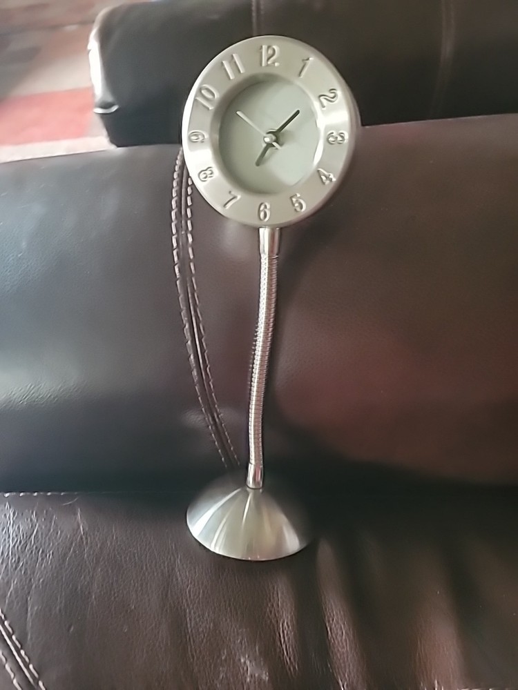 Vintage White Desktop Clock Model Watch Stand Table Silver Foldable Home Decor