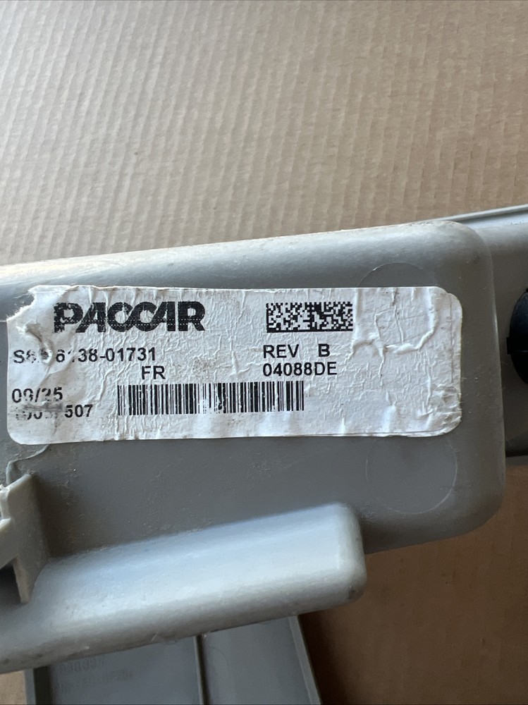 Peterbilt -PACCAR- PANEL Dash Panel S62-6138-01731 Genuine Part.