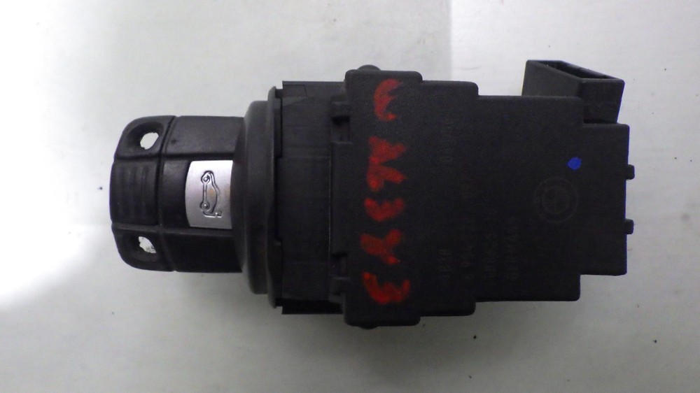 07 BMW 525i Ignition W/Key