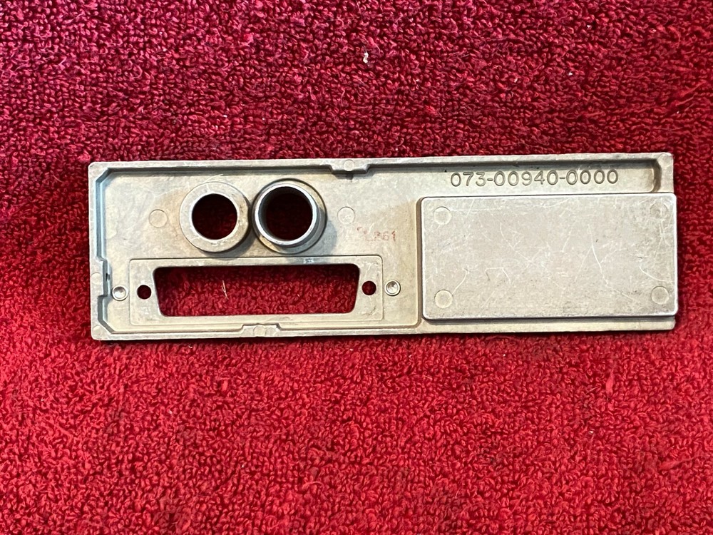 MOUNTING BACKPLATE FOR BENDIX/KING KLN 90B GPS