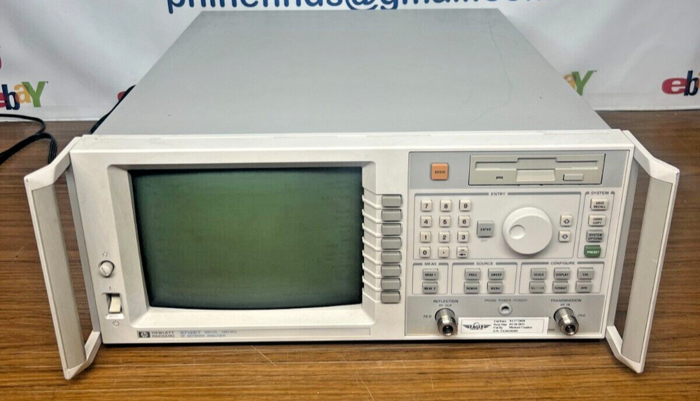 HP 8712ET RF Network Analyzer 300Khz - 1300Mhz OPT 1EC