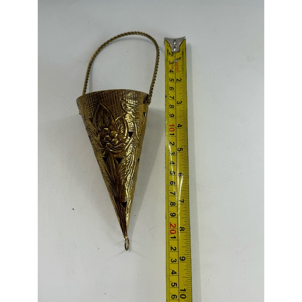 Vintage Brass Tussie-Middie Flower Holder Decorative Decor (READ)