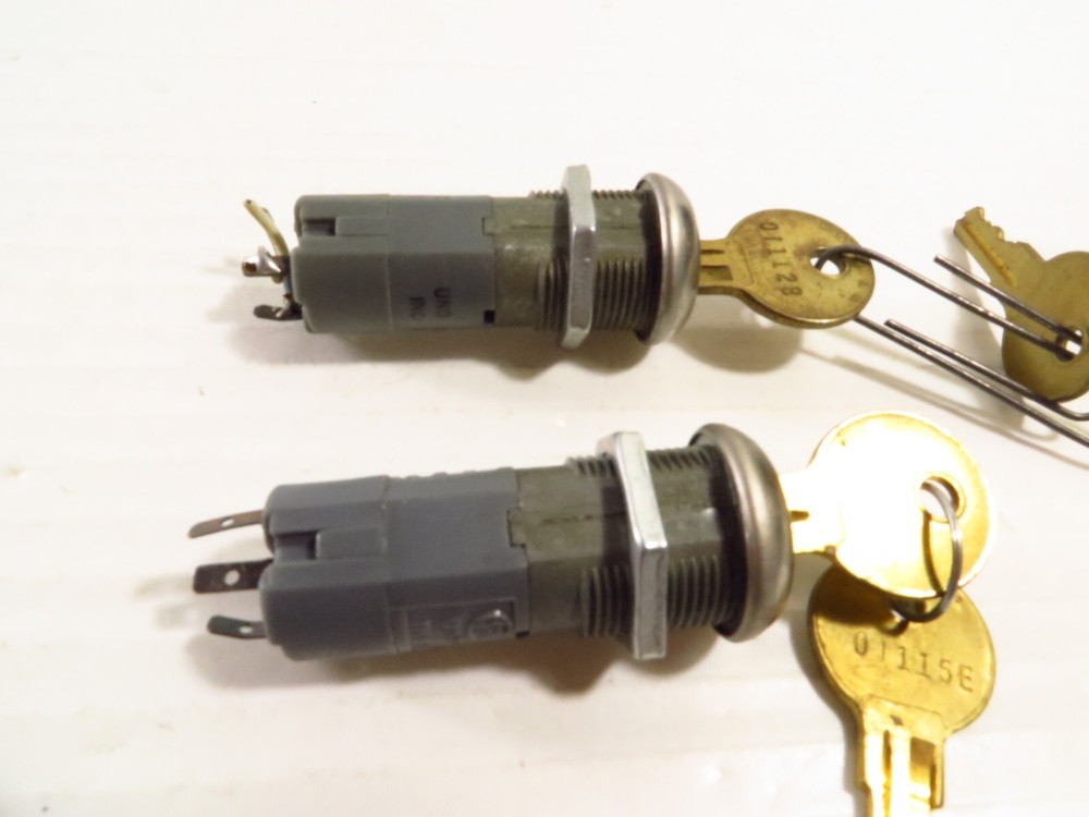 1 NOS Oak Electrical Key Lock Switch SPDT + 1 Used Bundle