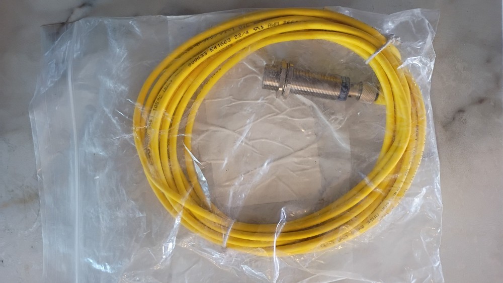 New genuine JLG 4360499 Proximity sensor 8mm range