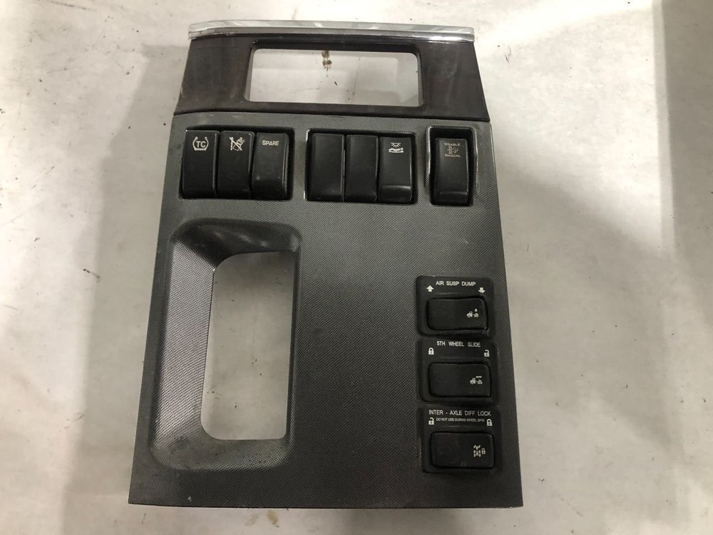 2013-2019 Peterbilt 579 SWITCH Dash Panel - Used
