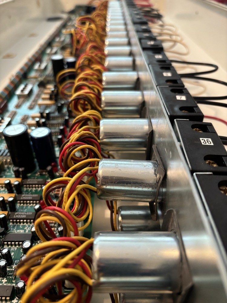 TOUCH PLATE RELAY LIGHTING CONTROL MODEL 3000PL Touch-Plate Relay