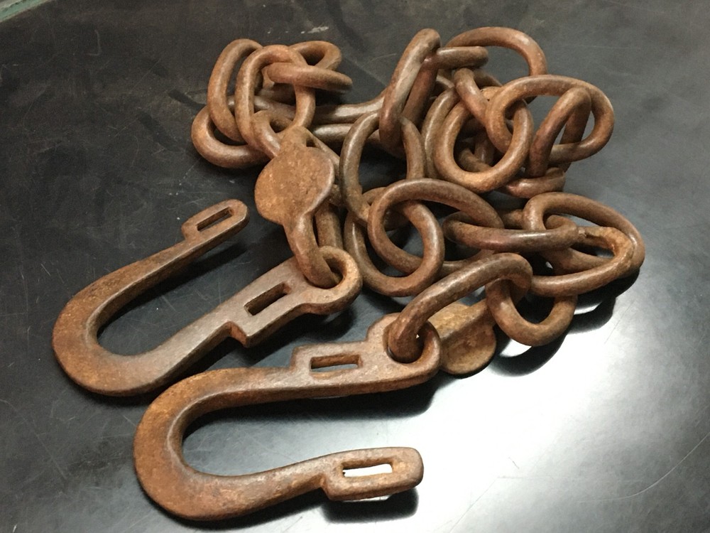 OLD VINTAGE HANDMADE RUSTIC IRON SOLID MULTIPURPOSE HANGING CHAIN WITH TWO HOOK