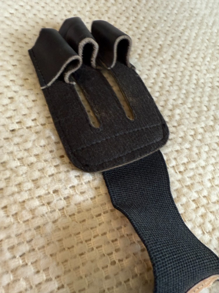 Small Archery Finger Tabs