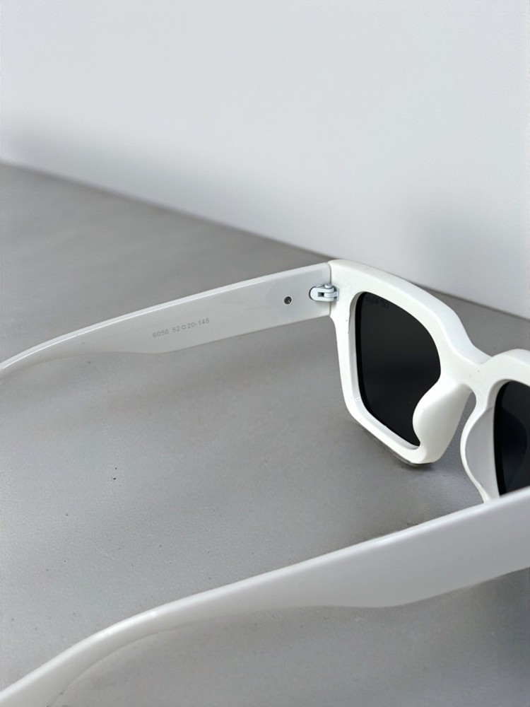 Off-White Square Virgil Sunglasses - White & Black - Free Shipping + Returns ✅