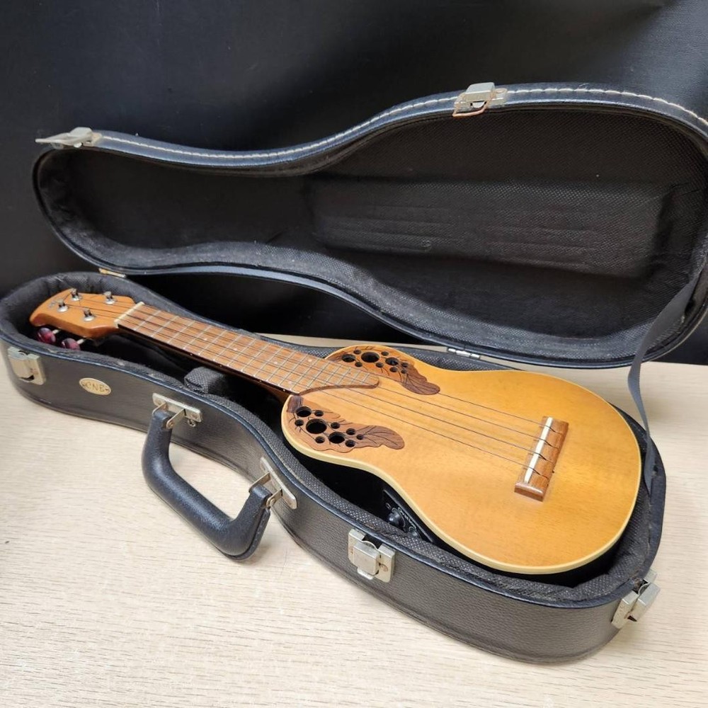 Applause Electric Ukulele Ovation UAE20