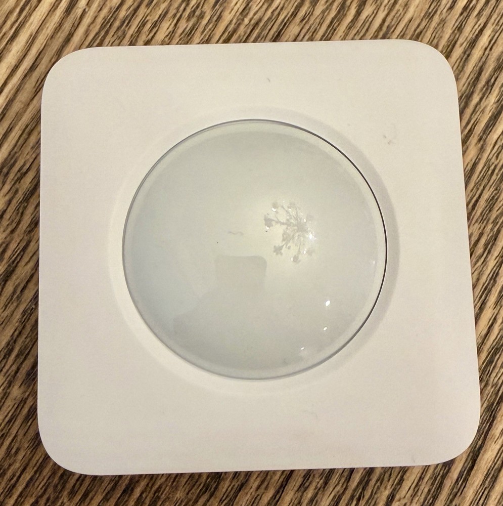 SimpliSafe Wireless 11-Piece Home Security Kit