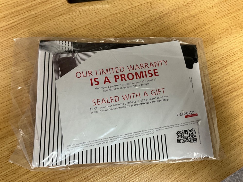 Bernette b35 Mechanical Sewing Machine w/ Accessories ~Serviced!