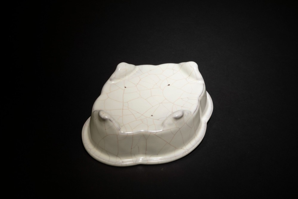 A Glazed Crackleware Ink Washer