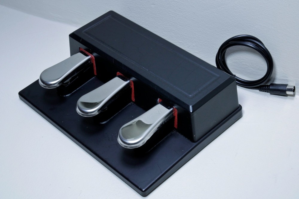 * Three Pedal Piano-Style MIDI Controlled Footswitch *