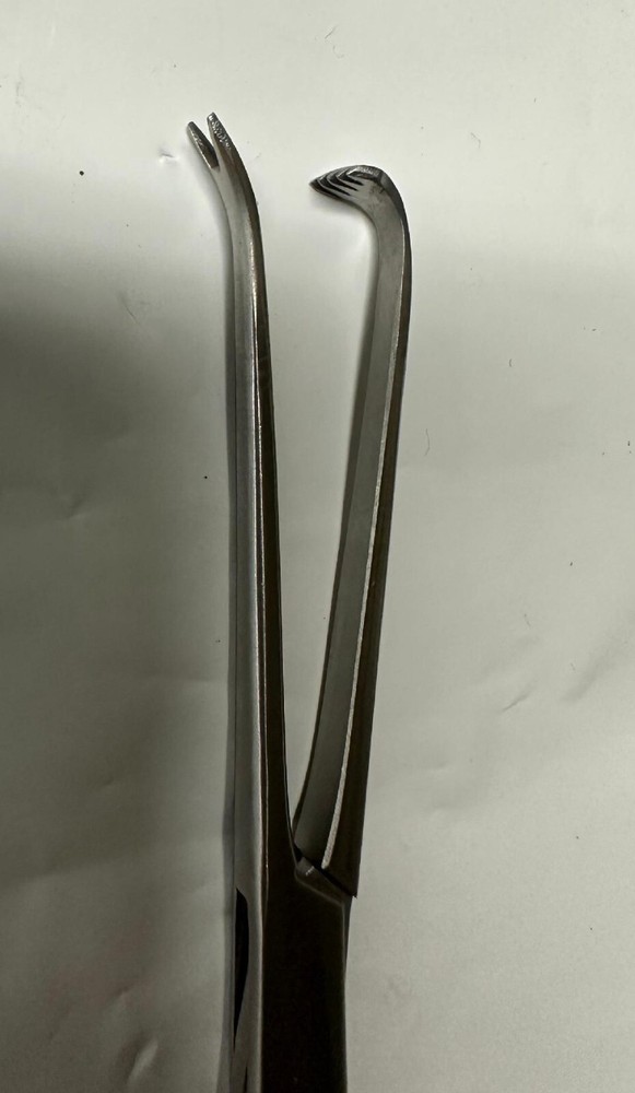 1 PCS--PITANGUY -FACIAL DEMARCATOR FORCEPS 6-1/4"