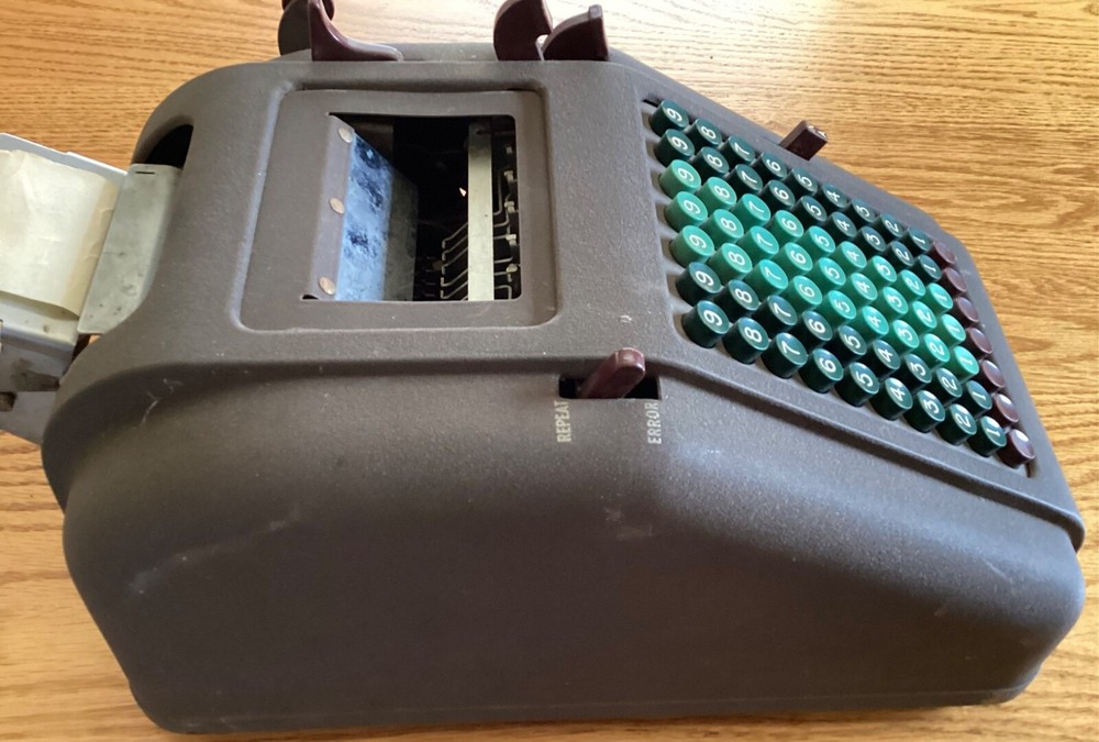 Smith & Corona Hand Crank Adding Machine, Vintage model