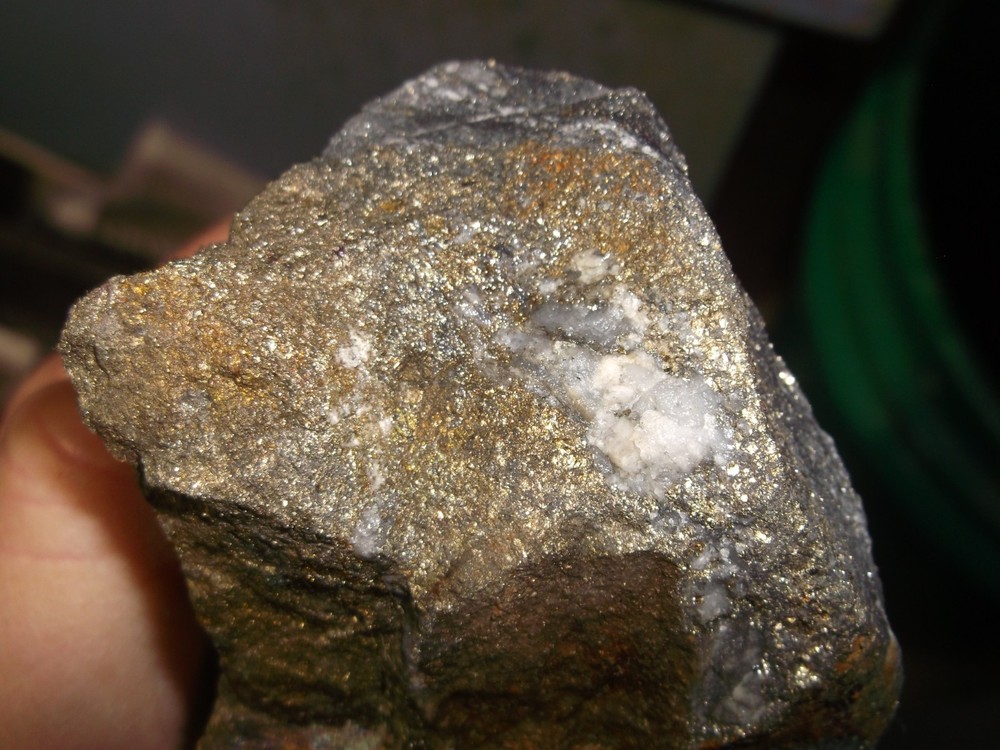 Gold, silver, copper, 910 grams samples ,ore high grade .
