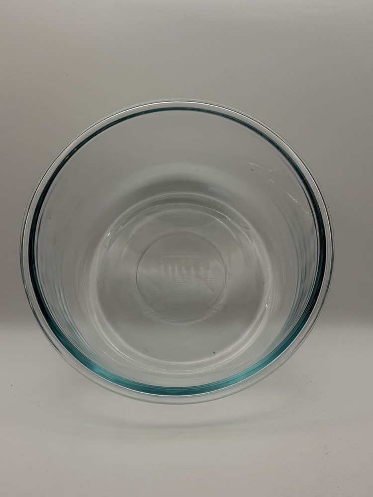 Pyrex Rimmed Bowl 4 cups (650ml)