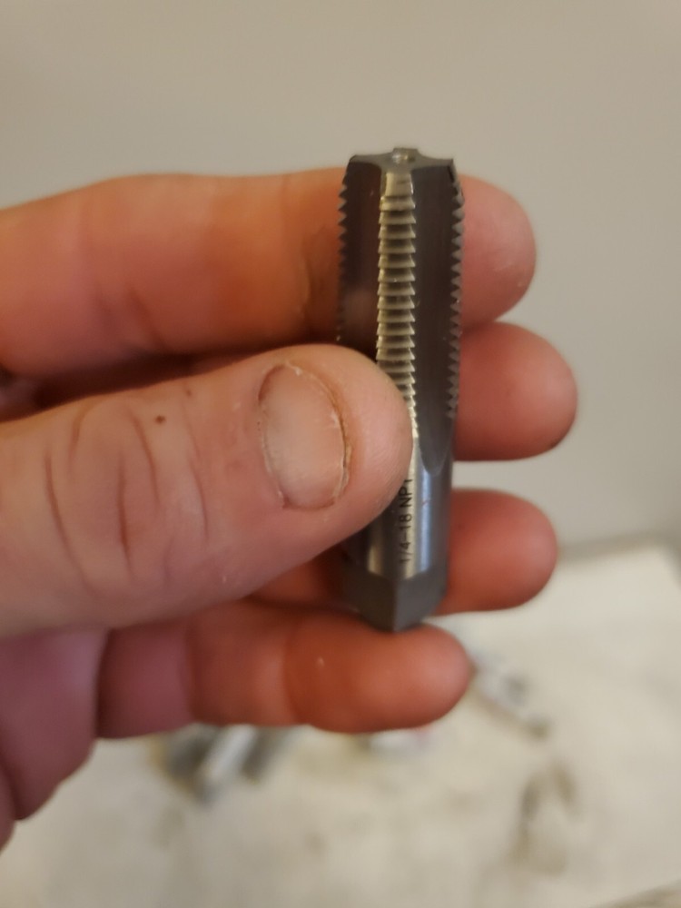 DWTPT 1/4 1/4-18 NPT Carbon Pipe Tap