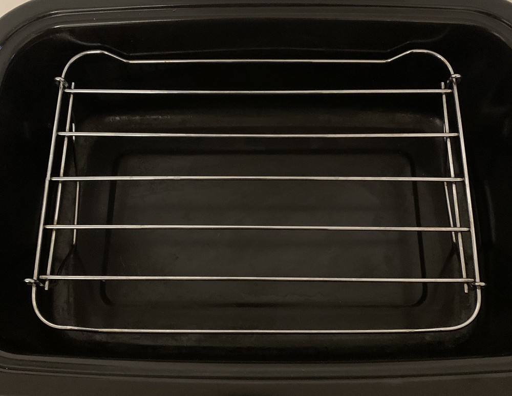 Rival 20 Quart Roaster Oven / Slow Cooker Ivory Model RO220 1450 Watt w/inserts