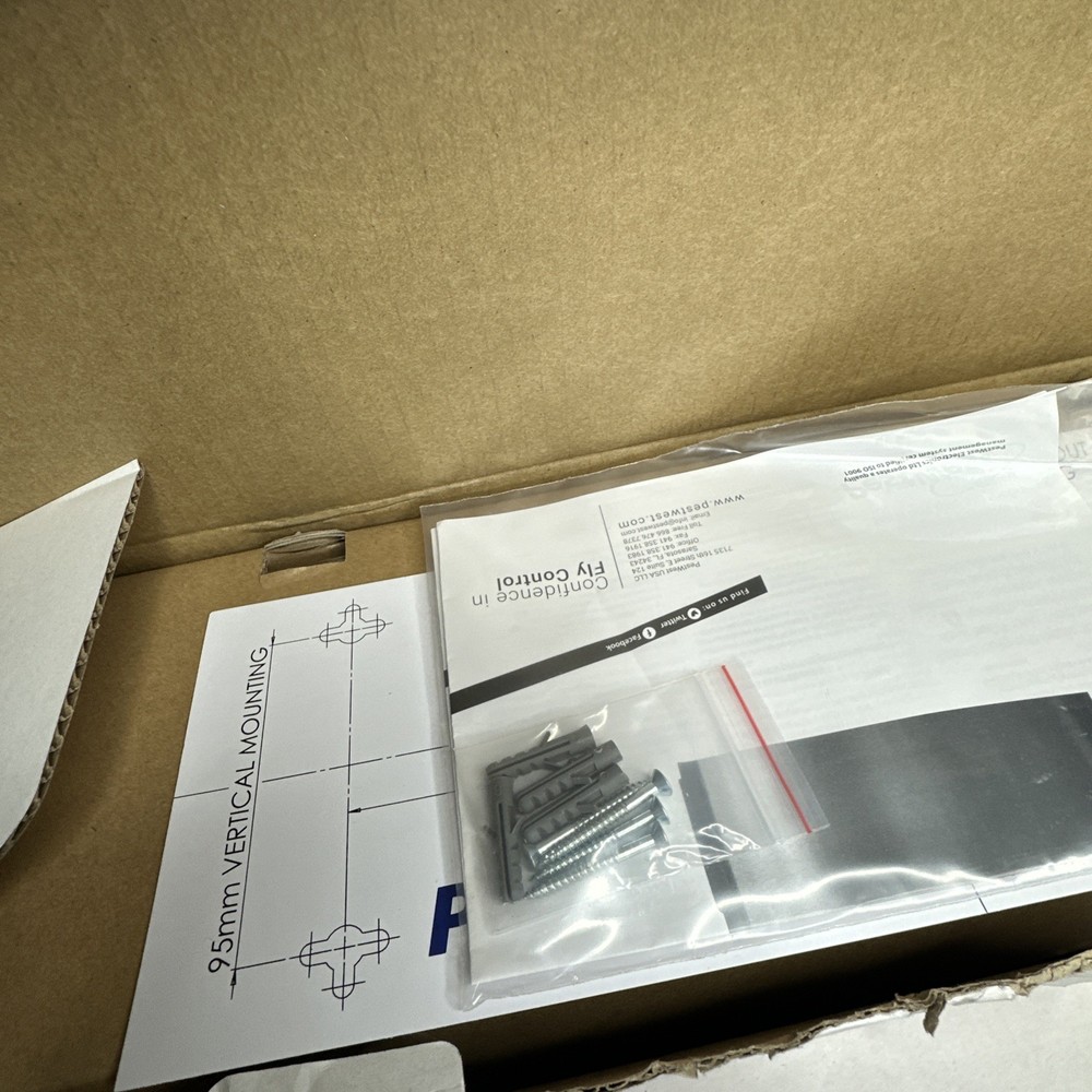 PestWest Mantis Sirius Insect Light Trap Bug Lamp Open Box Unused