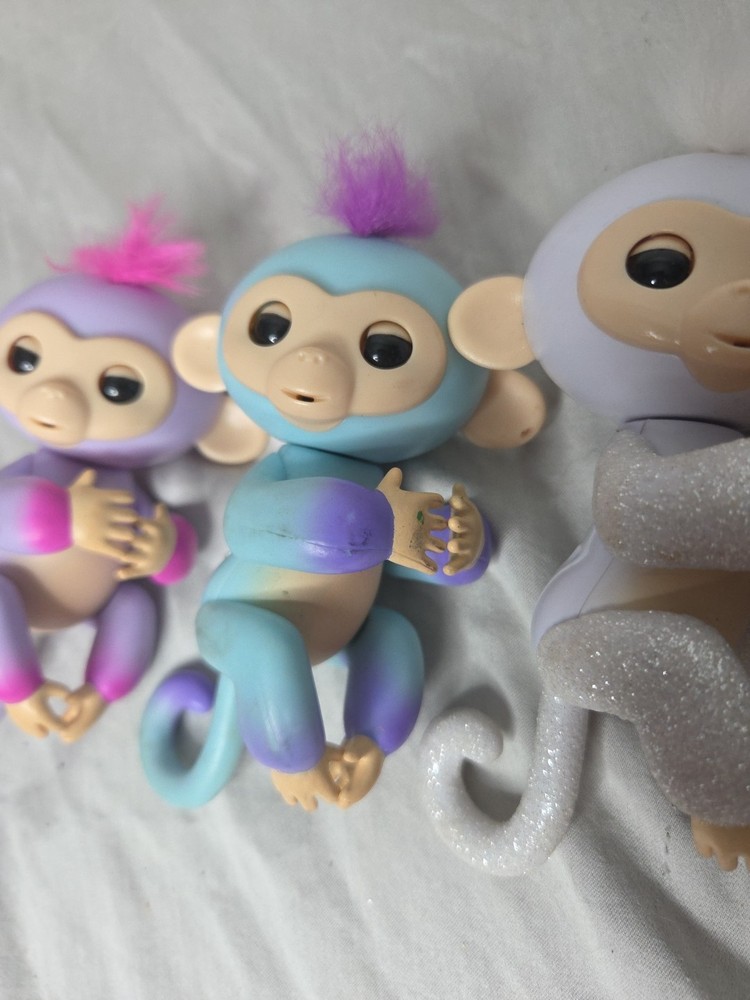 Lot Of 5 Fingerlings Monkey Wowwee