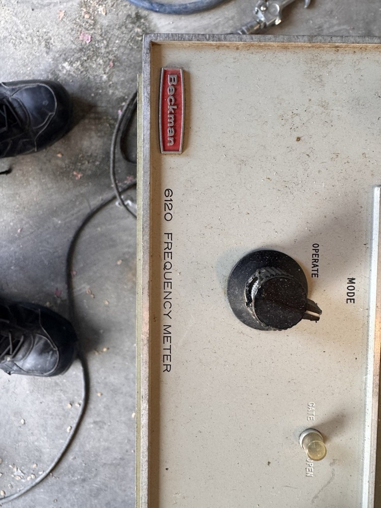 Beckman 6120 Frequency Meter