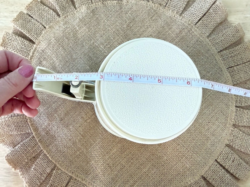 EKCO Hand Held 3-Cup Sifter With Lid-Off White-EUC