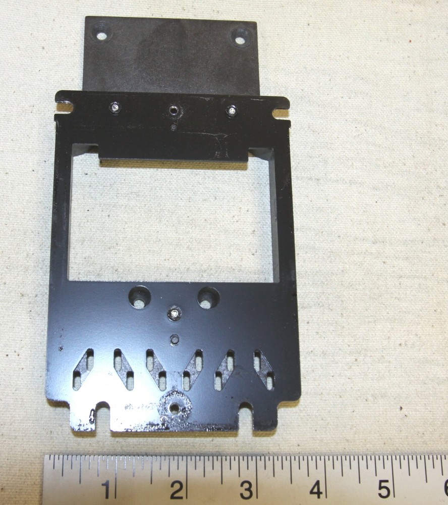 Mars MEI mounting plate for bezel for bill acceptors / validators