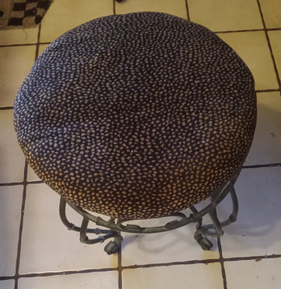Round Iron Vanity Stool / Bench  (VB-121)