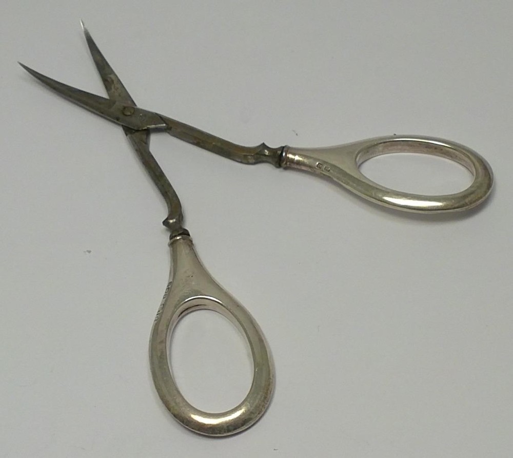 Antique Sterling Silver Sewing Kit/Tools in Leather Case – Hallmarked c1905