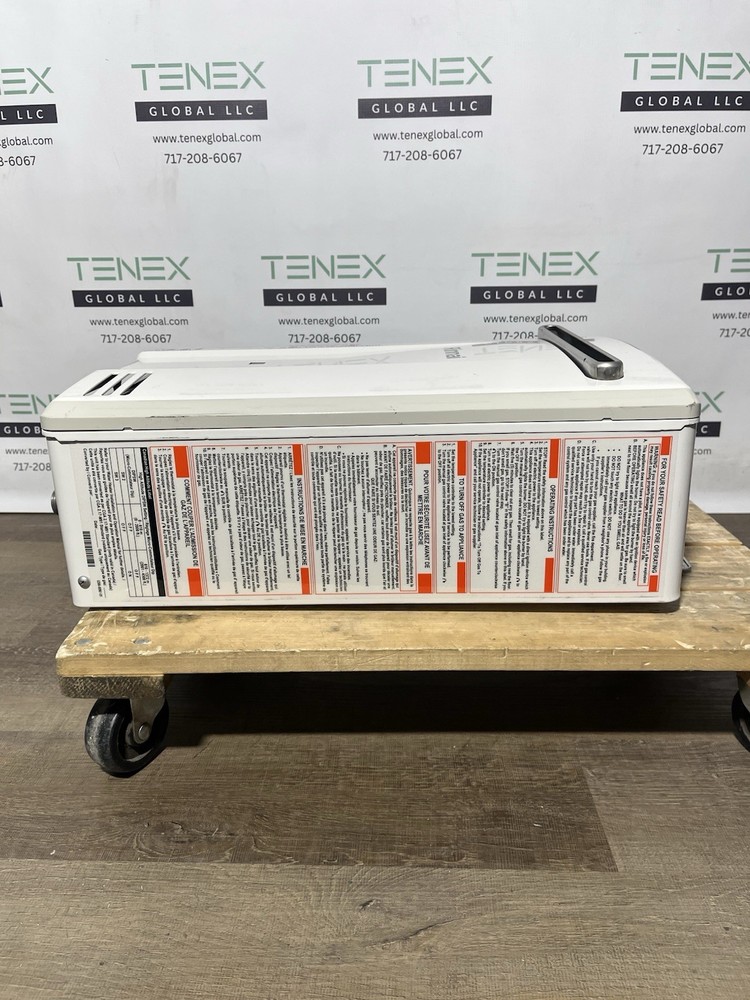 Rinnai V53DeN Outdoor Tankless Water Heater 120k BTU Natural Gas (B-18 #1535)